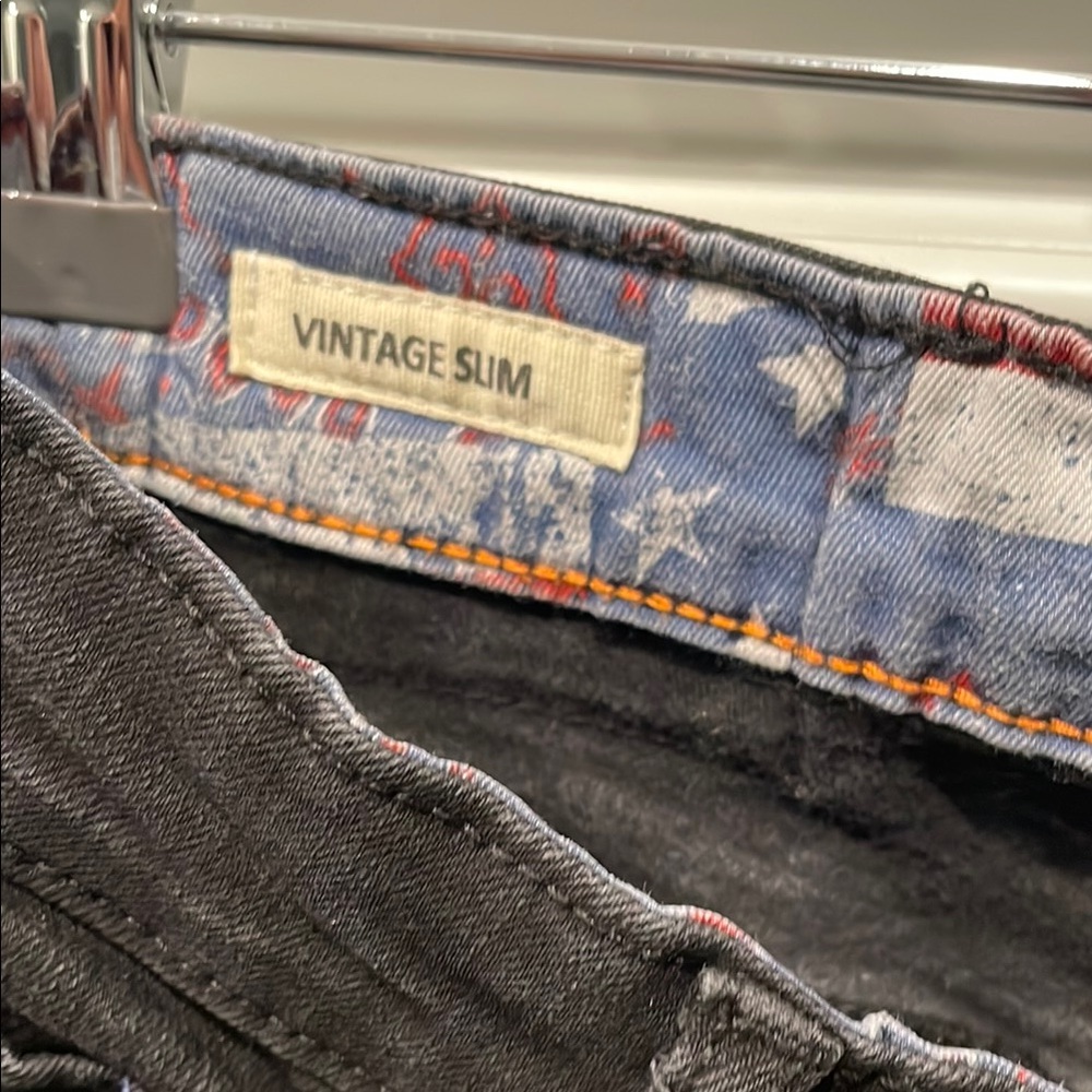 Vintage Black Slim Jeans with Classic Appeal